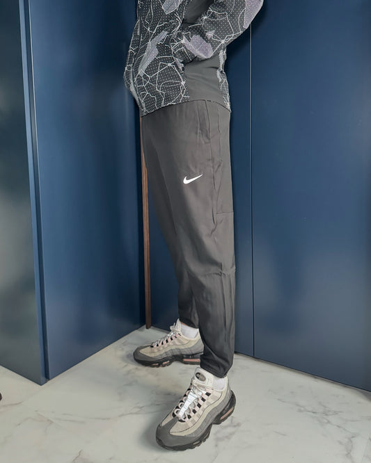 Nike Challenger Pants - Black